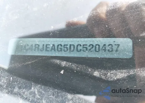 2013 Jeep Grand Cherokee Laredo z USA, uszkodzony, nr VIN 1C4RJEAG5DC520437